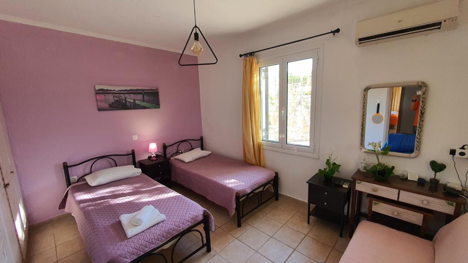 Tonias Houses - Thea House And Vrachos Attic Appartment Alykanas  Chambre photo